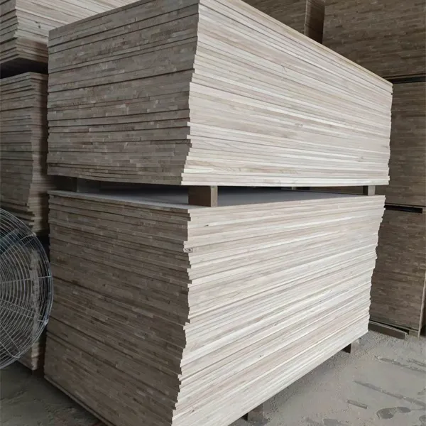 Bwrdd gludo ymyl pinwydd Radiata